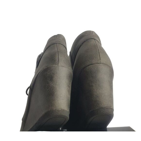 Women's Lace-Up Wedge Ankle Boots size 9.5 With Buckle Strap In Gray Faux Suede - Picture 6 of 9